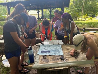 GALs learning about stream macroinvertebrates.