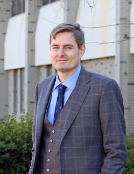 Dr. Florian Zach