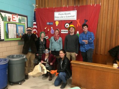 IGC Fellows encourage kids to “dress like a scientist” at elementary school science fair in spring 2018